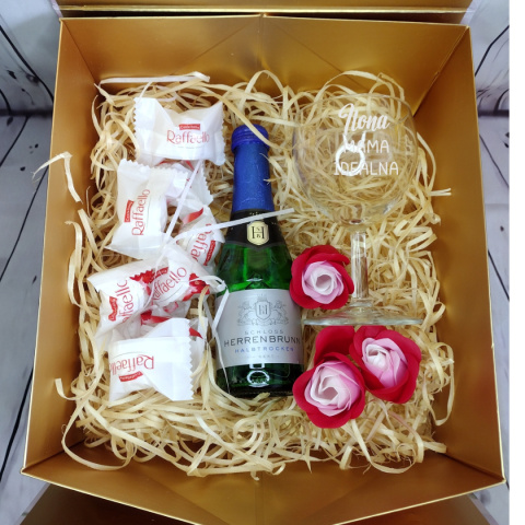 box na dzien mamy zestaw na dzień mamy box na dzien mamy zestaw na dzień mamy